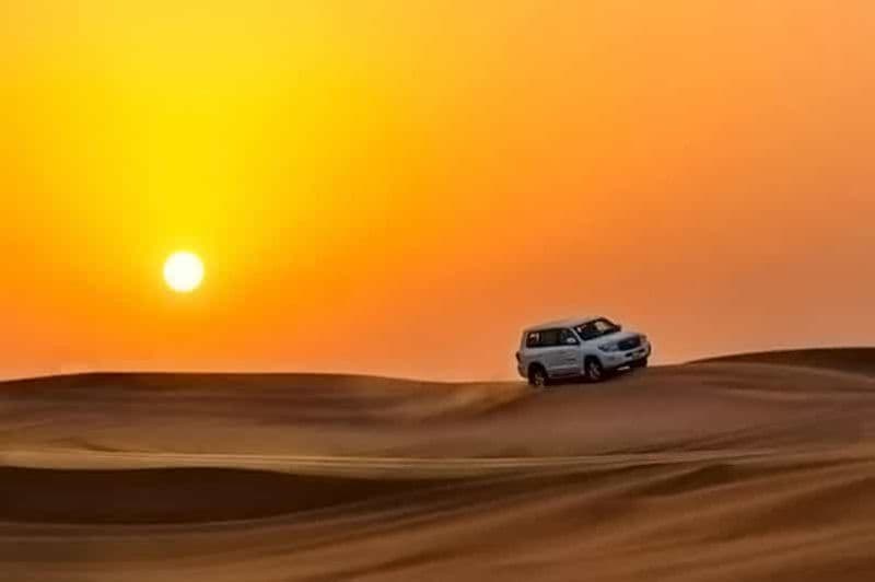 Billet Qatar : safari dans le désert au coucher du soleil avec balade à dos de chameau et sandboard
