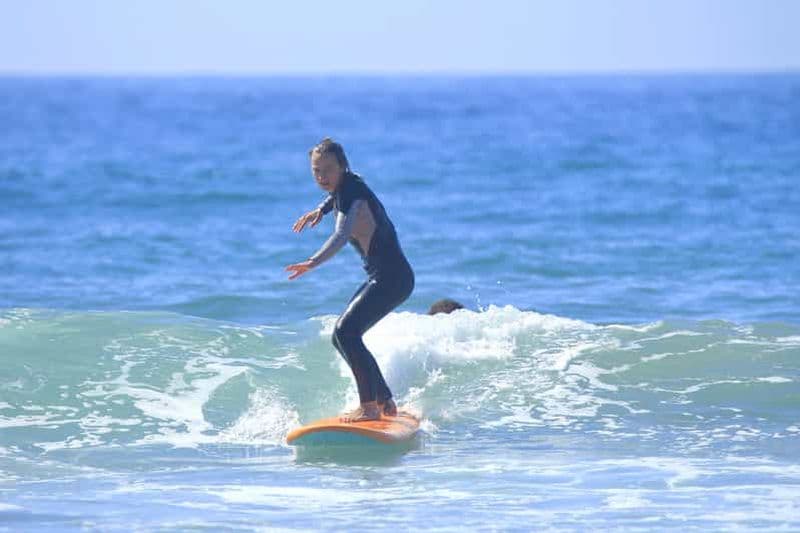 Billet Leçons de surf avec un moniteur local