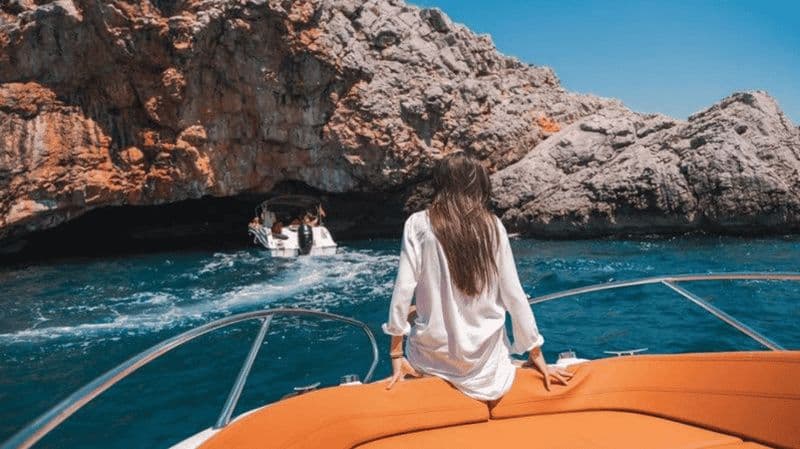 Billet Kotor : Excursion de groupe en bateau à moteur dans la grotte bleue