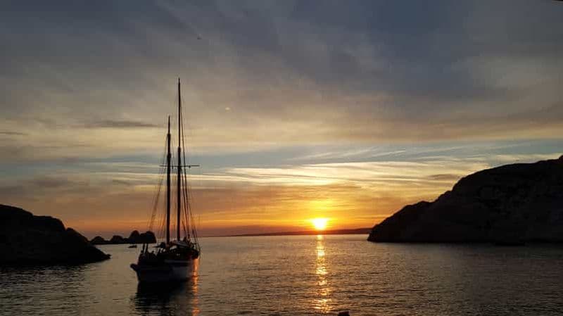 Billet Marseille : croisière au coucher du soleil avec dîner et vin