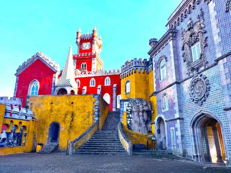 Billet Lisbonne : visite d'une demi-journée à Sintra avec le palais de Pena et la Regaleira