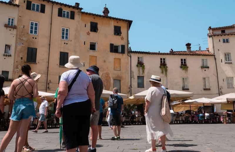Billet Depuis le port de croisière de Livourne : transfert en bus vers Pise et Lucques