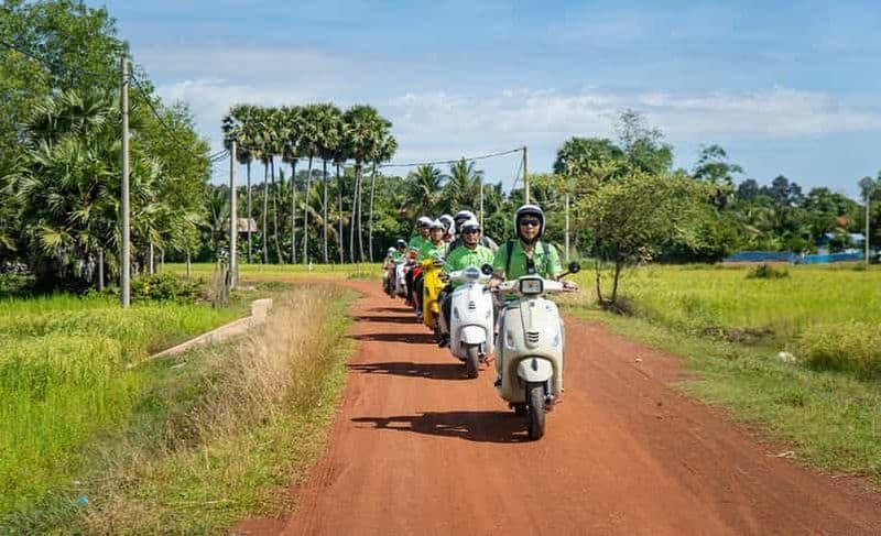 Billet Siem Reap : visite de la campagne en Vespa / Tuk Tuk disponible