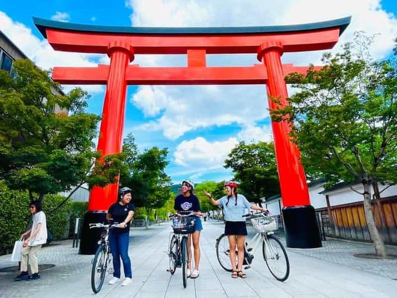 Billet Kyoto : visite en vélo électrique du sanctuaire Fushimi Inari et du temple Tofukuji
