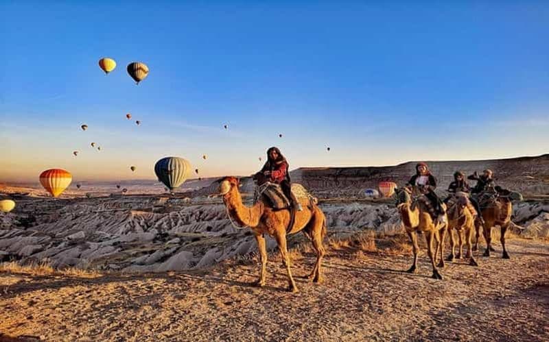 Billet Depuis la Cappadoce : Excursion à dos de chameau au lever ou au coucher du soleil