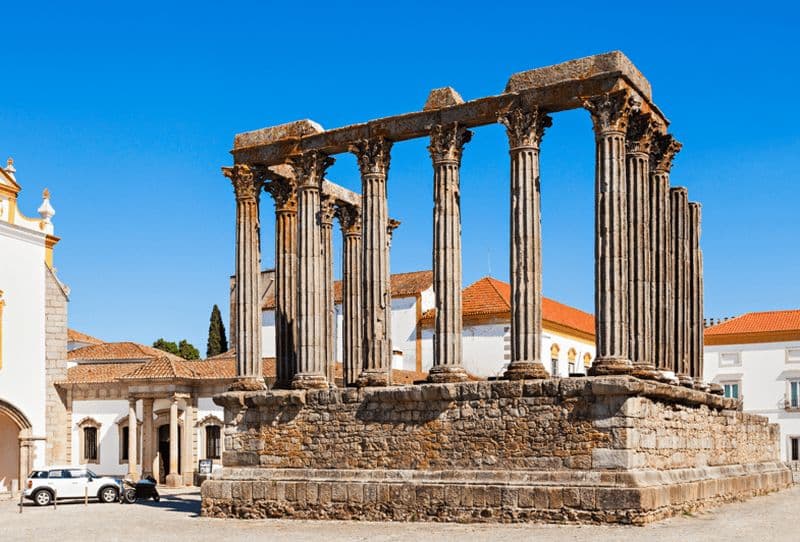 Billet Depuis Lisbonne : ÉVORA + Chapelle des Os + MONSARAZ + Vins de l'Alentejo