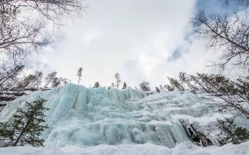 Billet Visite guidée des cascades gelées du canyon de Korouoma à Rovaniemi