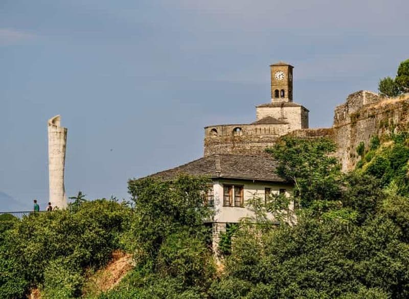 Billet Depuis Tirana : Excursion d'une journée à Gjirokaster (UNESCO) en 4x4 SUV