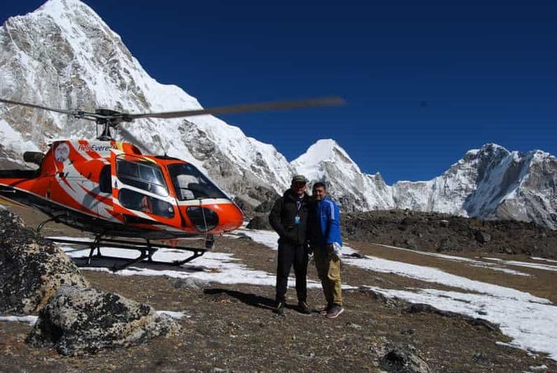 Billet Visite à la base du camp de base de l'Everest en hélicoptère au départ de TIA - 1 journée