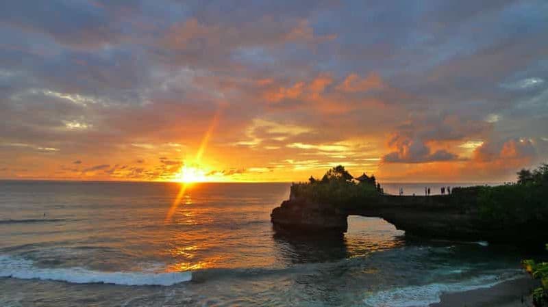 Billet Bali : Visite d'une jounée à Ubud et au temple Tanah Lot au coucher du soleil