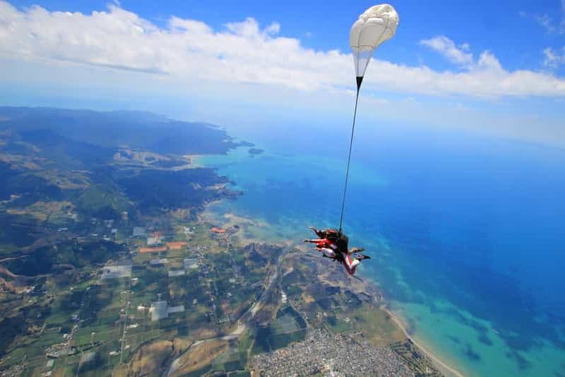 Billet Depuis Motueka : Saut en parachute tandem Abel Tasman