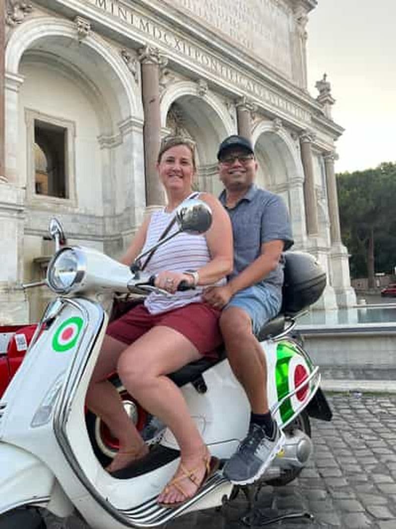 Billet Rome : Visite guidée en Vespa avec Gelato