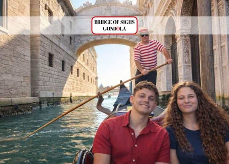 Billet Venise : gondole artisanale sous l'époustouflant Pont des Soupirs™