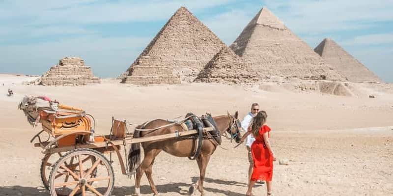 Billet Promenade en calèche au lever ou au coucher du soleil dans le désert des Pyramides