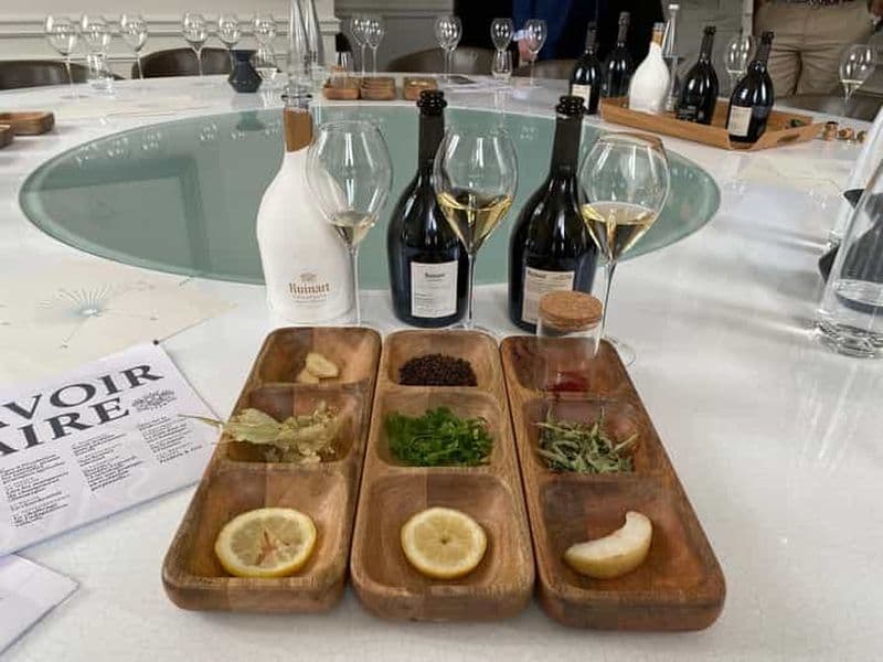 Billet Visite Privée des Caves de Champagne Ruinart et Dégustations au Départ de Paris