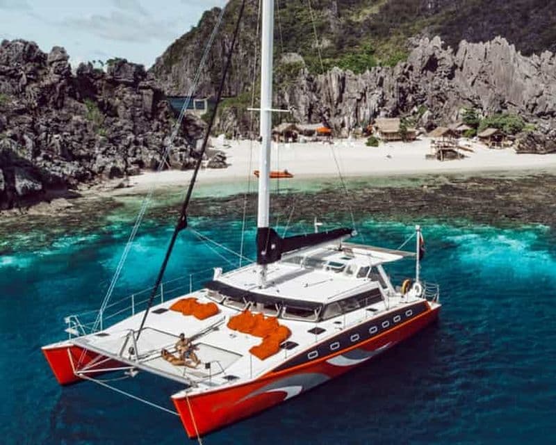 Billet El Nido : Journée complète de circuit dans les îles en catamaran de première catégorie