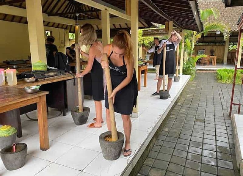 Billet Ubud : Cours de cuisine traditionnelle balinaise et marché