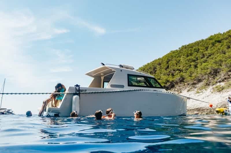 Billet Split : excursion d'une journée à la grotte bleue, à Vis et à Hvar en hors-bord