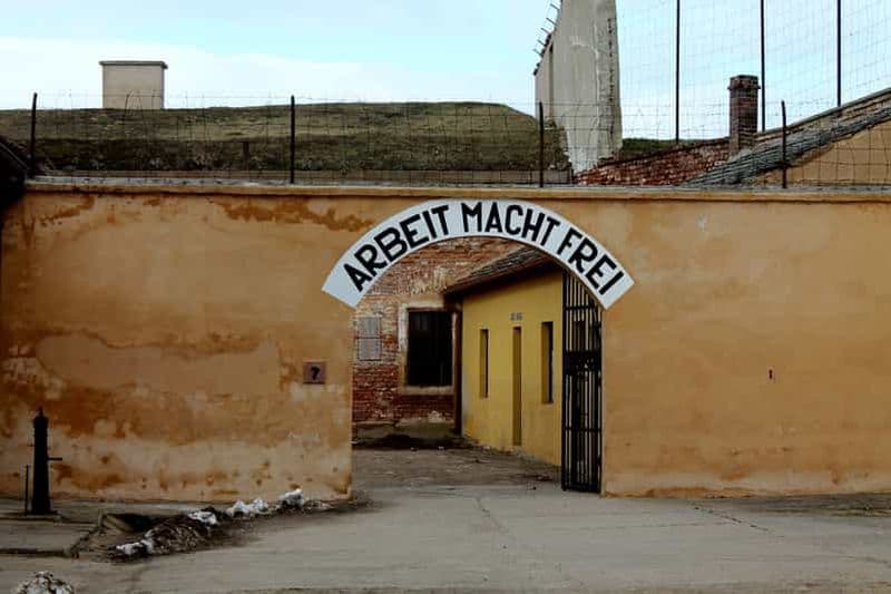 Billet Depuis Prague : Visite privée de l'ancien camp de concentration de Terezin