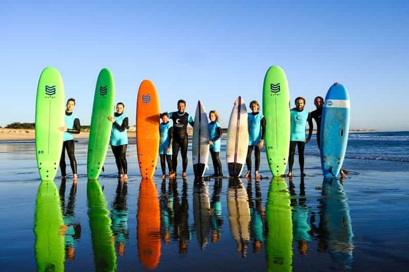 Billet Porto : cours de surf avec transport chez Ocean Origin