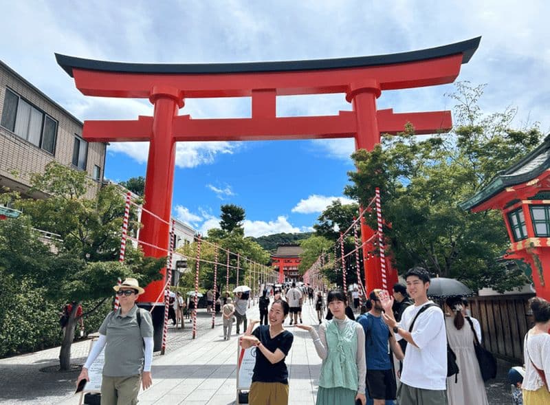 Billet Kyoto sans foule : Fushimi Inari, château de Nijo et Kinkaku-ji