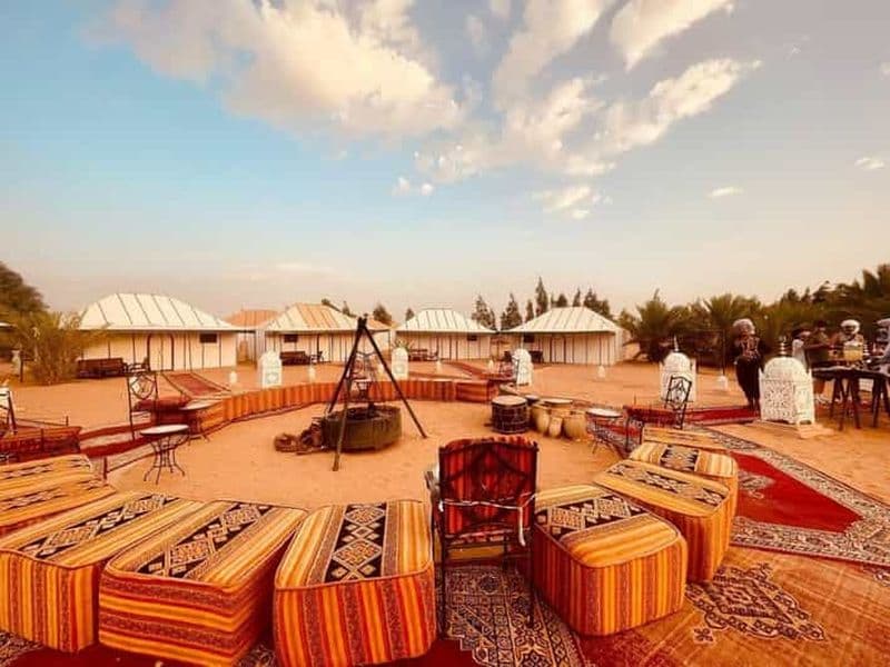 Billet Merzouga : nuit dans le désert, trekking à dos de chameau et planche à voile