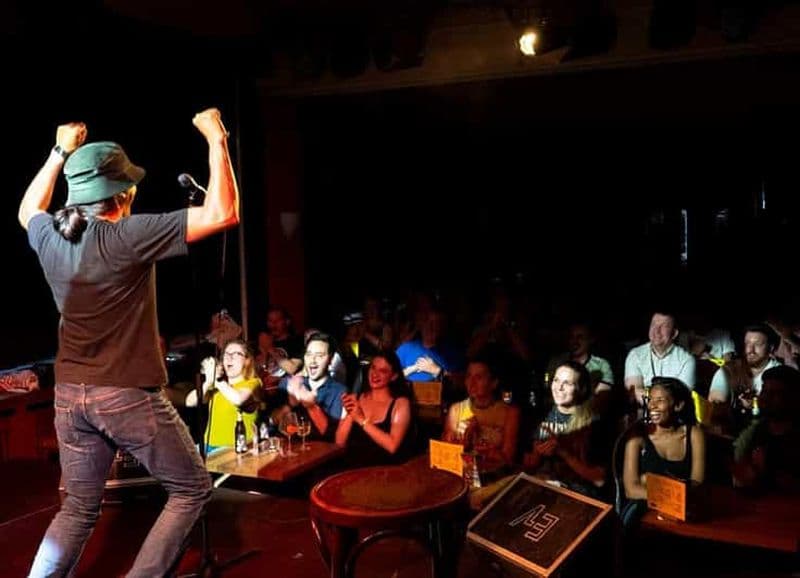 Billet Spectacle de stand-up en anglais avec pizza et shots gratuits