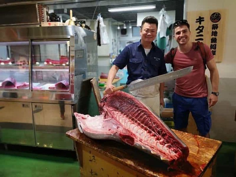 Billet Tokyo : visite du marché aux poissons de Tsukiji (14 arrêts, déjeuner à base de fruits de mer)
