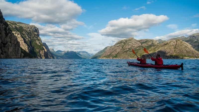Billet Stavanger : Safari en kayak dans le Lysefjord (chutes d'eau et rocher de Pulpit)