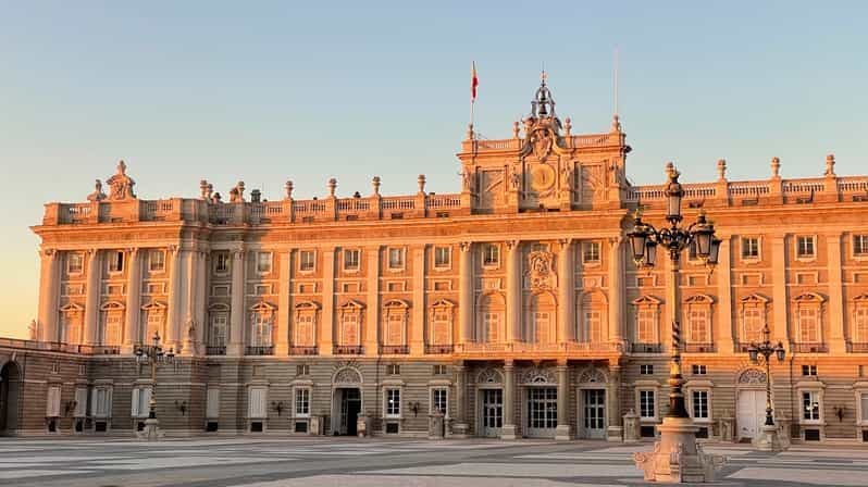 Billet Madrid : visite guidée à pied de la ville et visite du palais royal coupe-file