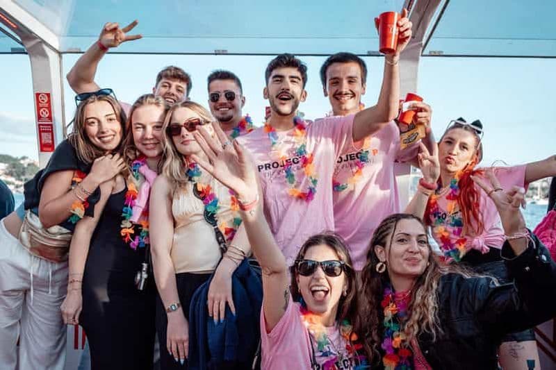 Billet Porto : Tournée des bars avec 8 boissons, shots gratuits, jeux et VIP