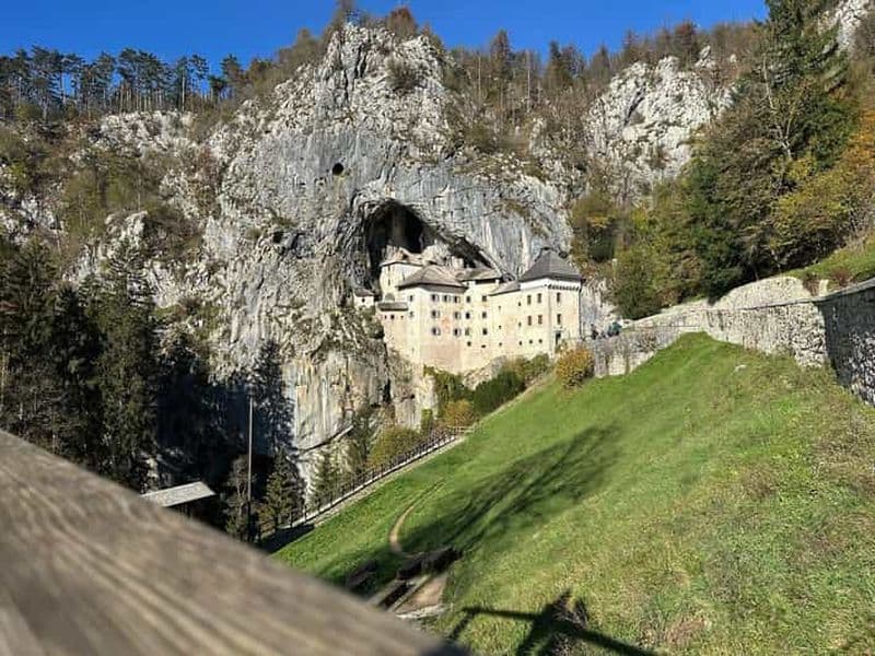 Billet Au départ de Trieste : visite des grottes de Postojna et du château de Predjama