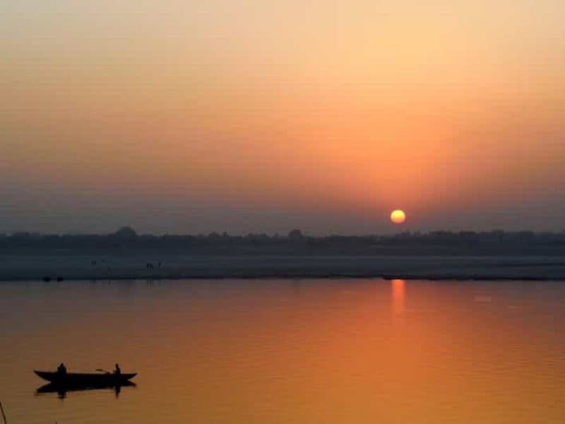 Billet Varanasi : Tour en bateau au lever du soleil avec cérémonie d'Arti