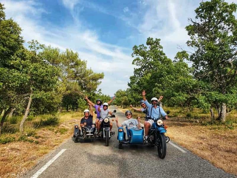 Billet Au départ d'Aix-en-Provence : 2 heures d'excursion en Sidecar pour découvrir les vins et les paysages