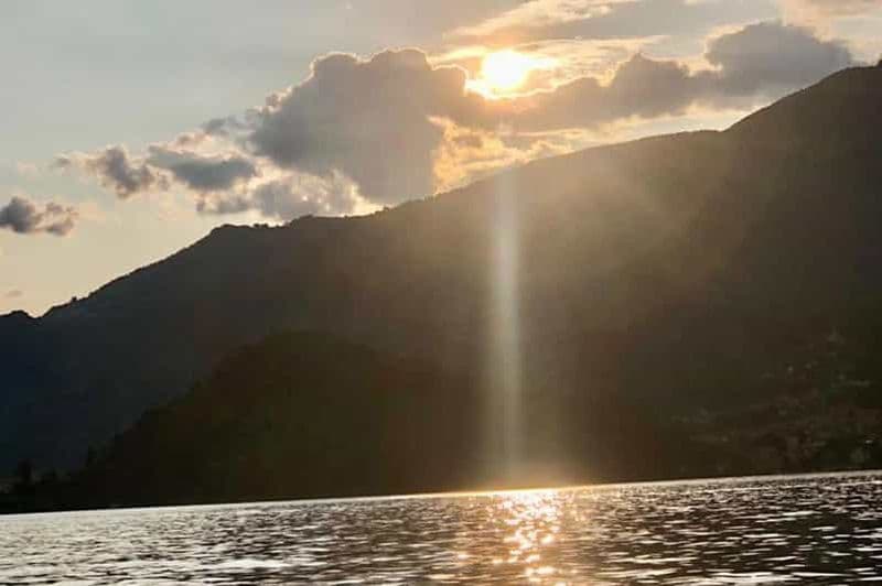 Billet Bellagio : expérience de kayak de mer au coucher du soleil sur le lac de Côme (Villas)