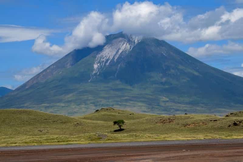 Billet Randonnée nocturne à Ol Doinyo Lengai avec option au lac Natron