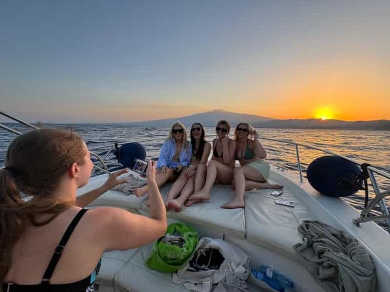 Billet Observation de dauphins et apéritif à bord lors d'une visite privative de luxe