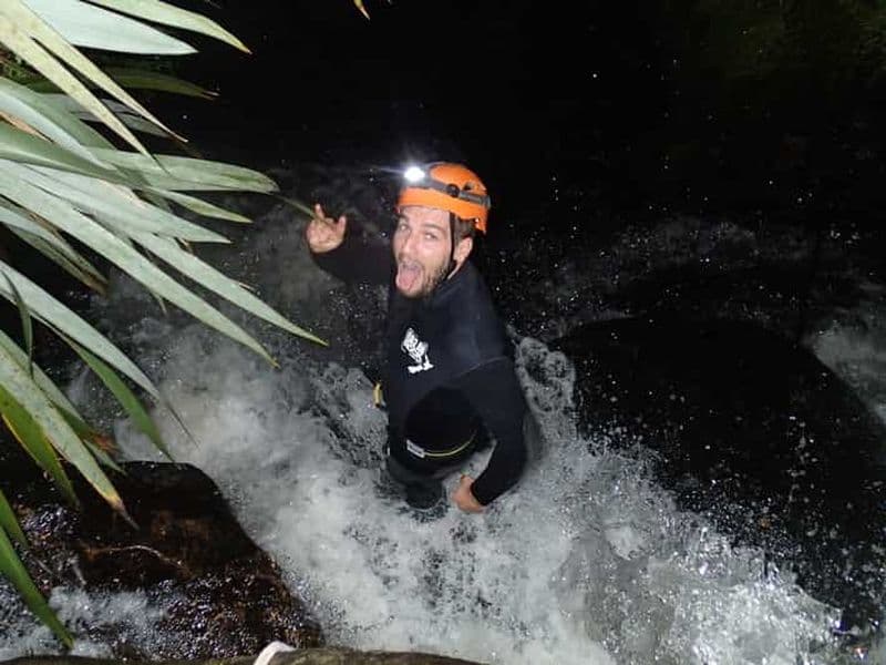 Billet Raglan : Tour de canyoning au coucher du soleil et expérience du ver luisant