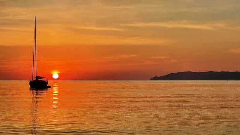 Billet Départ en mer de Hyères : coucher de soleil en voilier