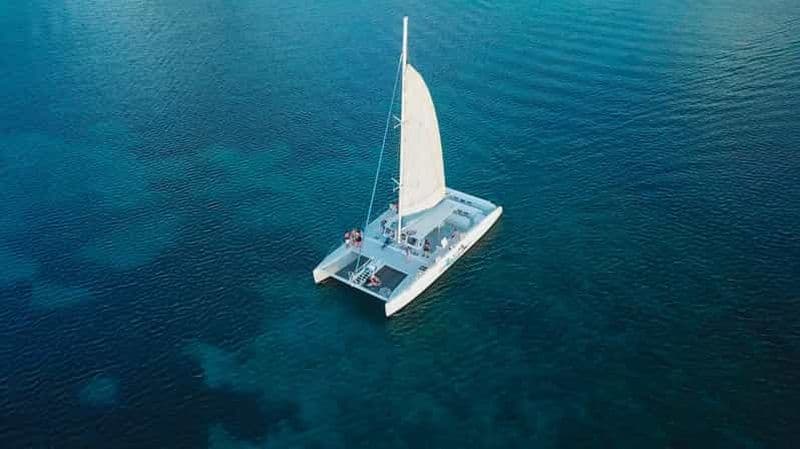 Billet Au départ de Castries : Visite d'une jounée en catamaran à Soufrière