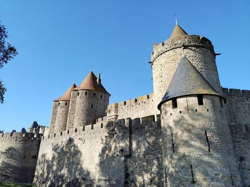 Billet Carcassonne : Visite guidée privée avec billet d'entrée au château