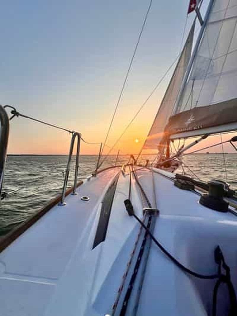 Billet Charleston : Voile privée en journée ou au coucher du soleil (BYOB)