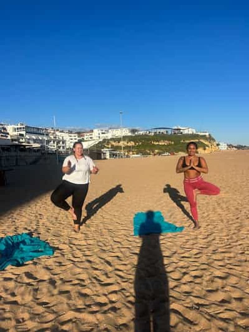 Billet Albufeira : yoga au coucher du soleil sur la plage