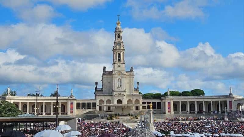 Billet Depuis Lisbonne : Sanctuaire de Fátima et ville des petits bergers