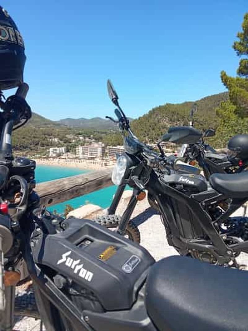 Billet Ibiza : excursion en vélo électrique SURRON à travers la nature