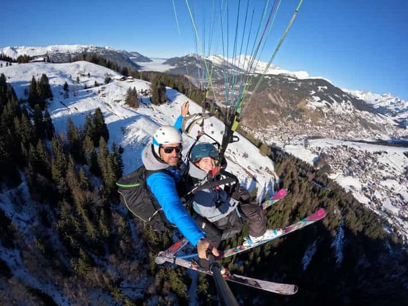 Billet La Clusaz : Vol en parapente à ski (découverte ou sensation)