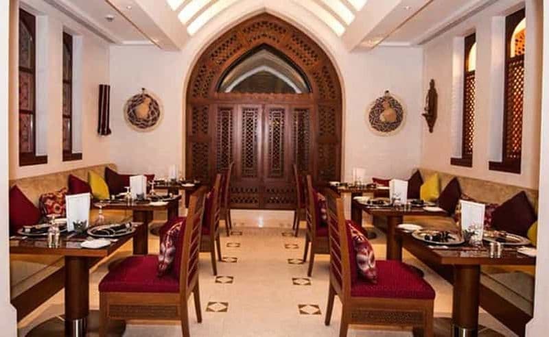 Billet Muscat : Visite de nuit avec guide audio et dîner à l'Opéra