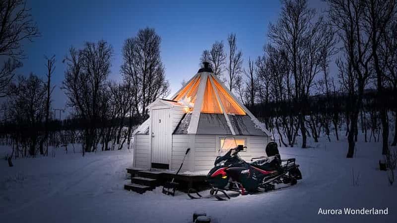 Billet Tromsø : safari en motoneige avec séjour dans une tente lavvo Aurora Crystal
