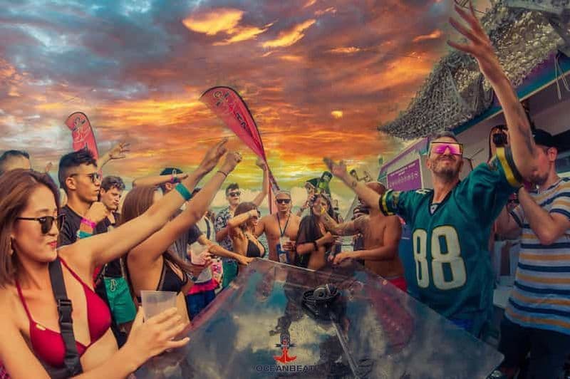 Billet Ibiza-Formentera : Sunset Boat Party avec boissons et nourriture