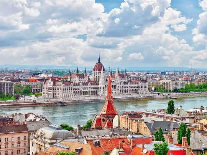 Billet Au départ de Vienne : excursion guidée d'une journée à Bratislava et Budapest